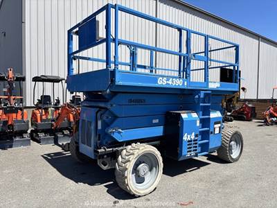 2015 Genie GS-4390 43' 4WD Rough Terrain Scissor Lift Aerial Platform bidadoo