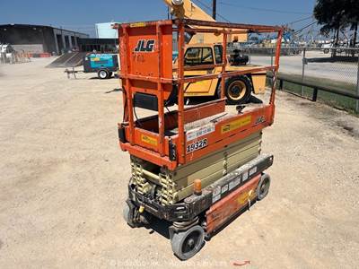 2017 JLG 1932R 19' Electric Scissor Lift Mobile Aerial Work Platform bidadoo