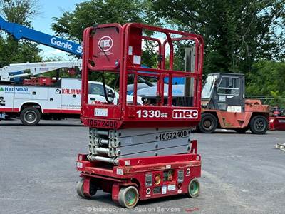 2017 MEC 1330SE 13’ Electric Scissor Lift Man Aerial Platform Manlift bidadoo