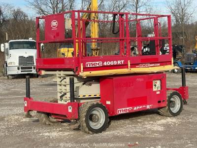 2017 MEC 4069RT 40’ 4WD Diesel Rough Terrain Scissor Lift Man Aerial bidadoo
