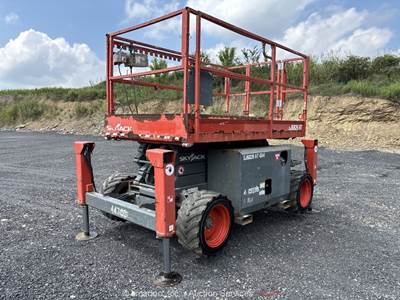 2017 Skyjack SJ6826RT 26' 4WD Dual Fuel Rough Terrain Scissor Lift Man bidadoo