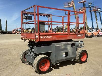 2018 Skyjack SJ6826RT 26' 4WD Dual Fuel Rough Terrain Scissor Lift bidadoo