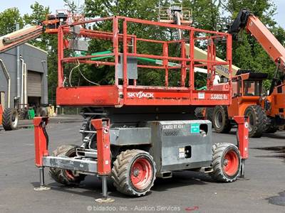2017 Skyjack SJ6832RT 32' 4WD Diesel Rough Terrain Scissor Lift Genset bidadoo
