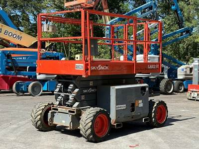 2016 Skyjack SJ6832RT 32' 4WD Dual Fuel Rough Terrain Scissor Lift Man bidadoo