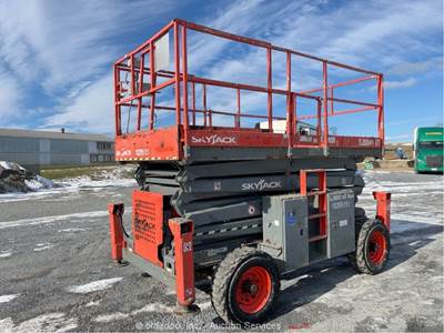 2015 Skyjack SJ8841RT 41' 4WD Diesel Rough Terrain Scissor Lift Man bidadoo