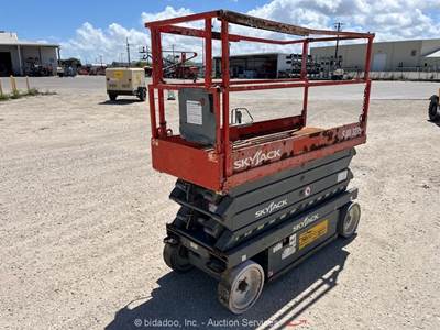 2015 Skyjack SJIII-3226 26' Electric Scissor Lift Aerial Platform -Parts/Repair