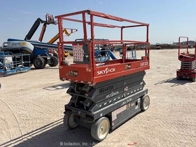 2018 Skyjack SJIII-3226 26’ Electric Scissor Lift Aerial Platform -Parts/Repair