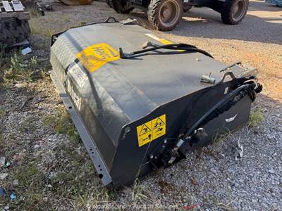 2023 Bobcat 72" Sweeper 72" Hydraulic Skid Steer Sweeper Broom bidadoo