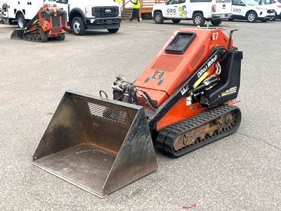 2006 Ditch Witch SK650 Stand-On Mini Skid Steer Track Loader Bucket DSL bidadoo
