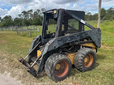New Holland LX565 Compact Skid Steer Wheel Loader Auxiliary Hydraulics bidadoo