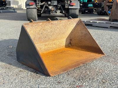 2016 Sherpa Flat Edge Bucket 32" Skid Steer Wheel Loader Attachment bidadoo