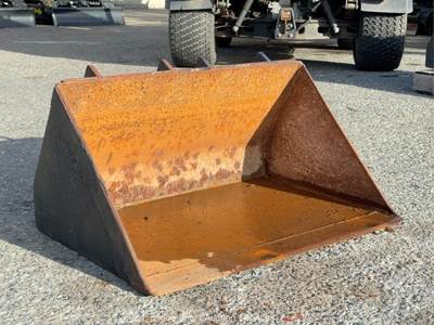 2016 Sherpa Flat Edge Bucket 32" Skid Steer Wheel Loader Attachment bidadoo