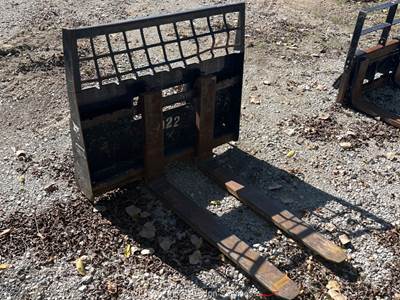 2020 Bobcat 48" Fork Attachment Universal Skid Steer Mount Plate bidadoo