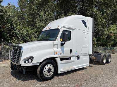 2018 Freightliner Cascadia 125 Tri/A Sleeper Cab Semi Truck Tractor A/T bidadoo