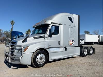 2020 Freightliner Cascadia 126 T/A Sleeper Truck Tractor Cab Detroit A/T bidadoo