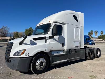 2020 Freightliner Cascadia 126 T/A Sleeper Truck Tractor Cab Detroit A/T bidadoo