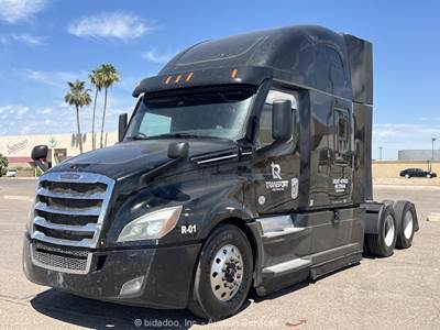 2022 Freightliner Cascadia 126 TA Sleeper Semi Truck Tractor Detroit A/T bidadoo