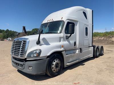 2017 Freightliner Cascadia  T/A Sleeper Semi Truck Tractor DD15 A/T A/R bidadoo