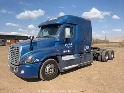 2018 Freightliner Cascadia T/A Truck Tractor Detroit Sleeper Cab A/T bidadoo