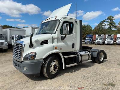 2020 Freightliner Cascadia T/A Daycab Truck Tractor Detroit Diesel A/T bidadoo
