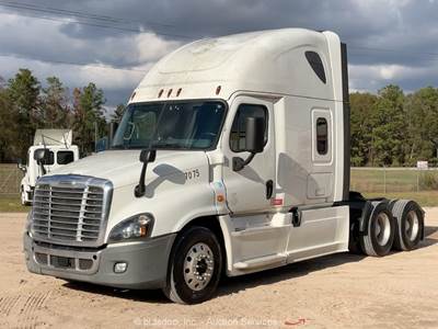 2019 Freightliner Cascadia T/A High Roof Sleeper Cab Truck Detroit A/T bidadoo