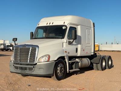 2018 Freightliner Cascadia T/A Sleeper Cab Truck Tractor Detroit A/T bidadoo