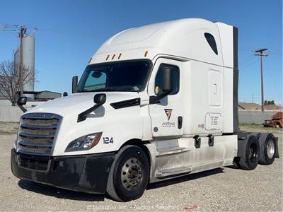 2018 Freightliner Cascadia T/A Sleeper Truck Tractor Detroit DD15 A/T bidadoo