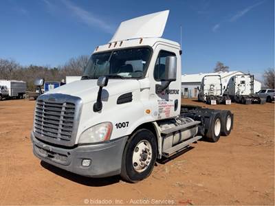 2016 Freightliner Cascadia T/A Truck Tractor Detroit Day Cab M/T bidadoo