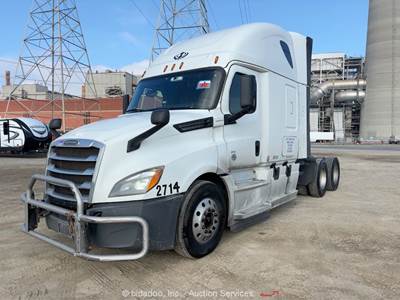 2018 Freightliner Cascadia T/A Sleeper Semi Truck Tractor DD15 A/T APU bidadoo