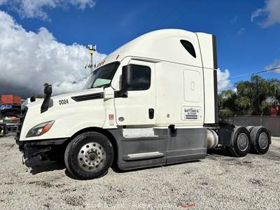 2021 Freightliner Cascadia T/A Sleeper Truck Tractor Detroit DD13 A/T bidadoo