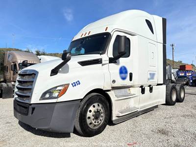2018 Freightliner Cascadia T/A Sleeper Truck Tractor Detroit DD15 A/T bidadoo