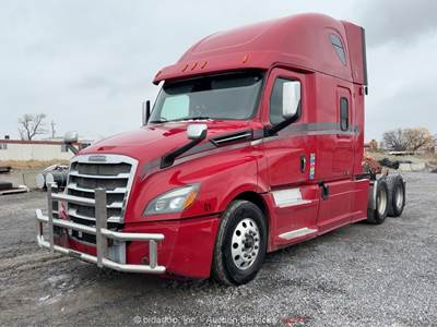 2019 Freightliner Cascadia T/A Sleeper Cab Semi Truck Tractor DD15 A/T bidadoo