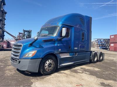 2019 Freightliner Cascadia Sleeper Cab Semi Truck Tractor DD-12 A/T bidadoo