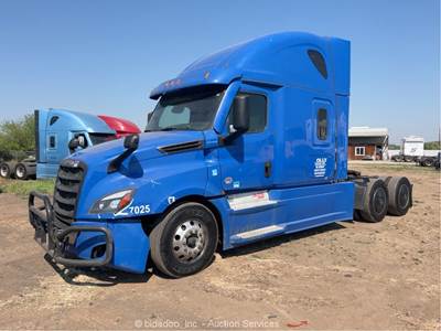 2022 Freightliner Cascadia T/A Sleeper Truck Tractor Detroit DD15 A/T bidadoo