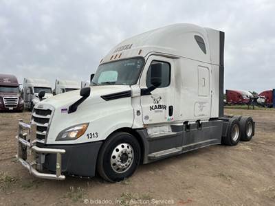 2018 Freightliner Cascadia T/A Sleeper Truck Tractor Detroit DD15 A/T bidadoo