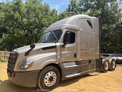 2019 Freightliner Cascadia T/A Sleeper Semi Truck Tractor APU DD15 A/T bidadoo