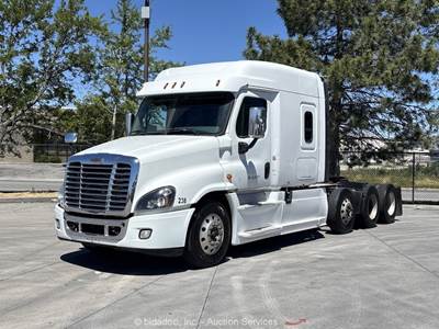 2017 Freightliner Cascadia Tri Axle Sleeper Truck Tractor Detroit Manual bidadoo