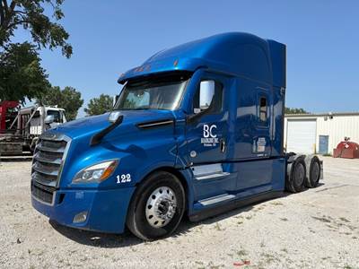 2022 Freightliner Cascadia T/A Sleeper Semi Truck Tractor DD15 A/T A/R bidadoo