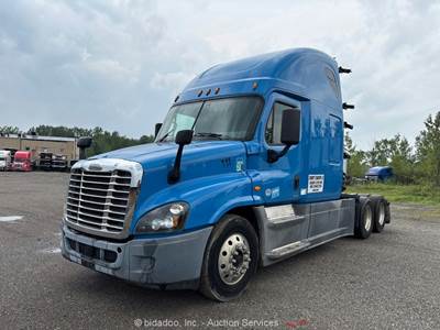 2018 Freightliner Cascadia T/A Sleeper Truck Tractor Detroit DD15 A/T bidadoo