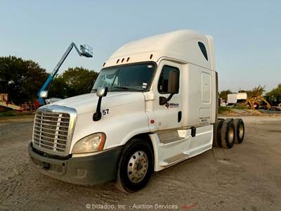 2018 Freightliner Cascadia T/A High Roof Sleeper Truck Tractor DD15 A/T bidadoo