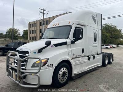 2022 Freightliner Cascadia T/A Sleeper Cab Truck Tractor Detroit A/T bidadoo
