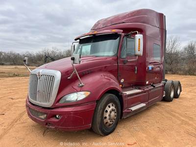 2017 International LF687 T/A Sleeper Truck Tractor Semi Cummins APU bidadoo