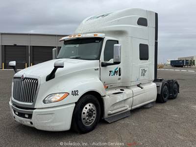 2023 International LT625 6x4 T/A Sleeper Truck Tractor Cummins X15 A/T bidadoo