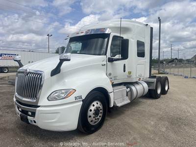 2022 International LT625 T/A High Roof Semi Sleeper Truck Tractor A/T bidadoo