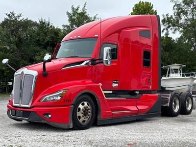 2023 Kenworth T680 T/A Sleeper Semi Truck Tractor Cummins X15 APU A/T bidadoo