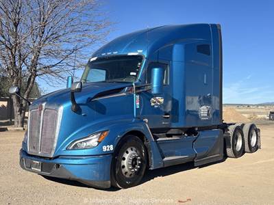 2023 Kenworth T680 T/A Sleeper Semi Truck Tractor Paccar MX-13 APU A/T bidadoo