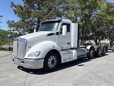 2018 Kenworth T680 Tri/A Day Cab Semi Truck Tractor Cummins 500 HP M/T bidadoo