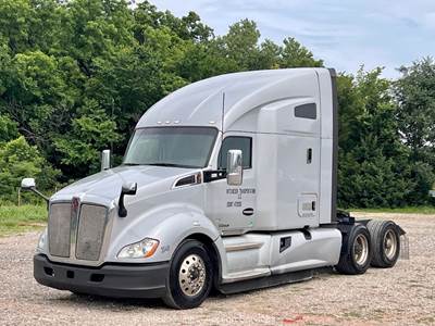 2020 Kenworth T680 T/A High Roof Sleeper Truck Tractor Paccar MX13 A/T bidadoo
