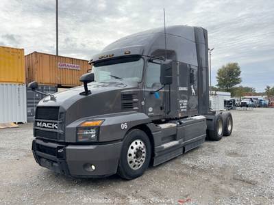 2020 Mack Anthem T/A High Roof Sleeper Semi Truck Tractor Mack MP8 A/T bidadoo