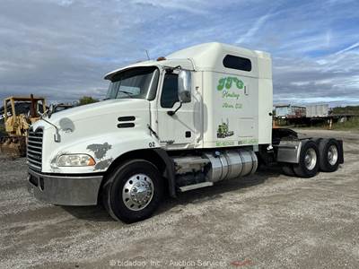 2015 Mack CXU613 T/A Sleeper Semi Truck Tractor MP8 A/T PTO A/R bidadoo -Repair